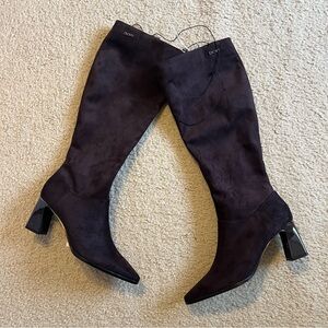 DKNY Salem Boots Dark Brown Chocolate Pointed Toe Knee High Heeled Boot NWOT 7